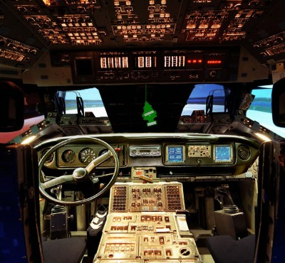 Nasfwagen cockpit.jpg